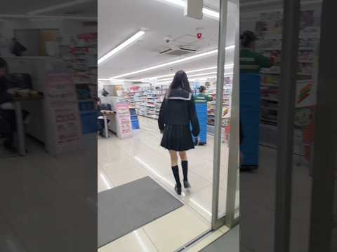 セーラー服のコスプレで焼きそばパンとコーヒー牛乳買ったらフォローします【チャンネル登録よろしく！】#shorts