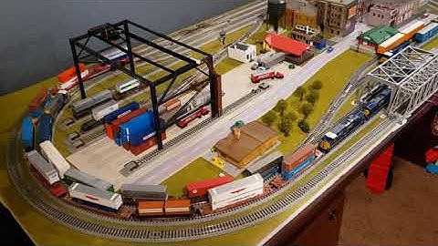 N Scale temporary layout. Kato M1 V6 V5 & V1.