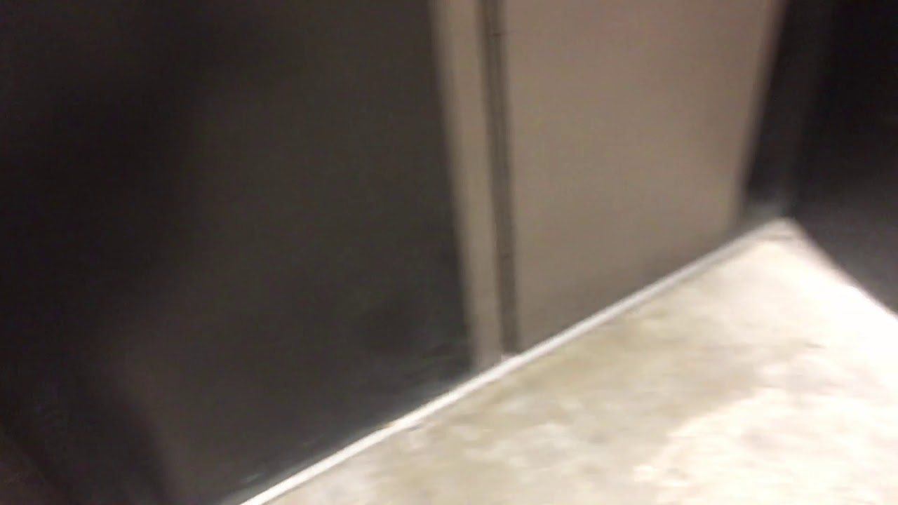 montgomery-traction-elevator-at-orange-parking-garage-galleria-dallas