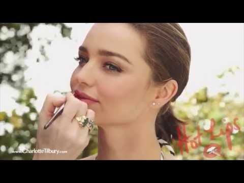 Videó: Charlotte Tilbury Hot Lips Miranda május fényes modern-matt szájrúzs felülvizsgálata
