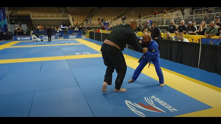 Mighty Mouse humbles 6 ft 3in, 248 Pound GIANT in open-weight tournament with STUNNING move