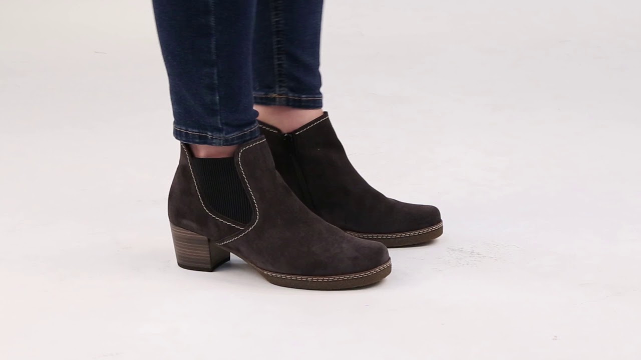 clarks mali boot black