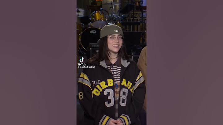 The way she actually jumped 😭 BOO #notmine  #snl #billieeilish #funny