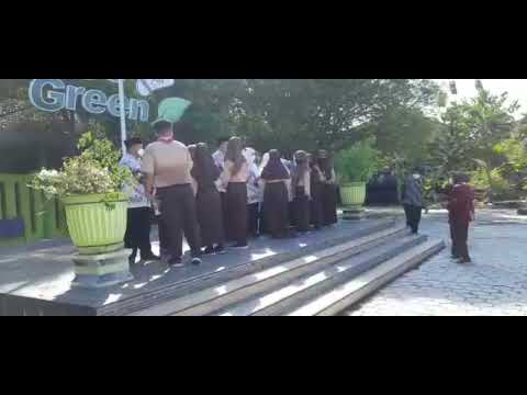 Upacara dan Peringatan Hari Guru 25 November 2021 di SMP N 2 Gondang Upacara dan Peringatan Hari Guru 25 November 2021 di SMP N 2 Gondang