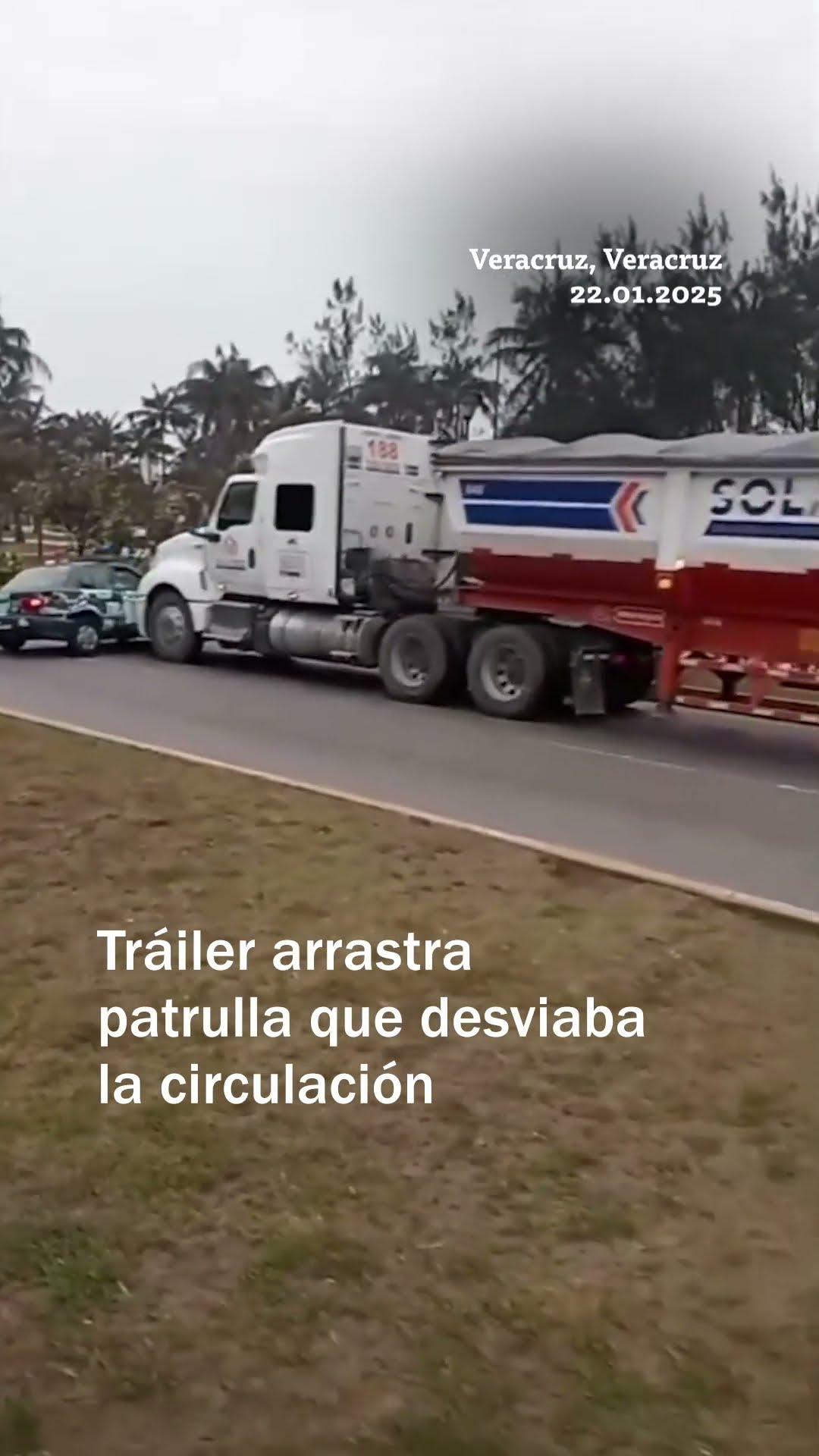 Tráiler arrastra patrulla que desviaba la circulación - N+ #Shorts