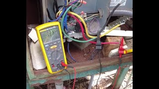 Training with Fluke 1507 Megohmmeter Insulation Tester of Well Pump Motor Windings