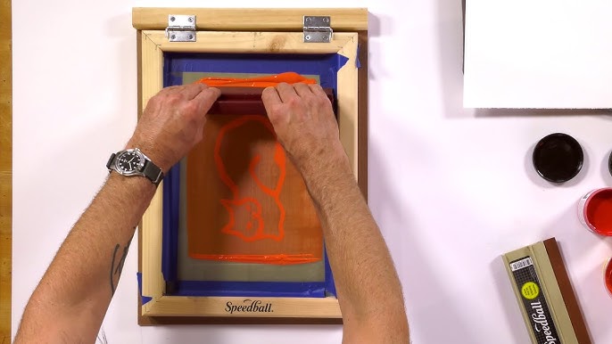 How to Coat a Screen with Emulsion for Screen Printing – Learn How To Screen  Print