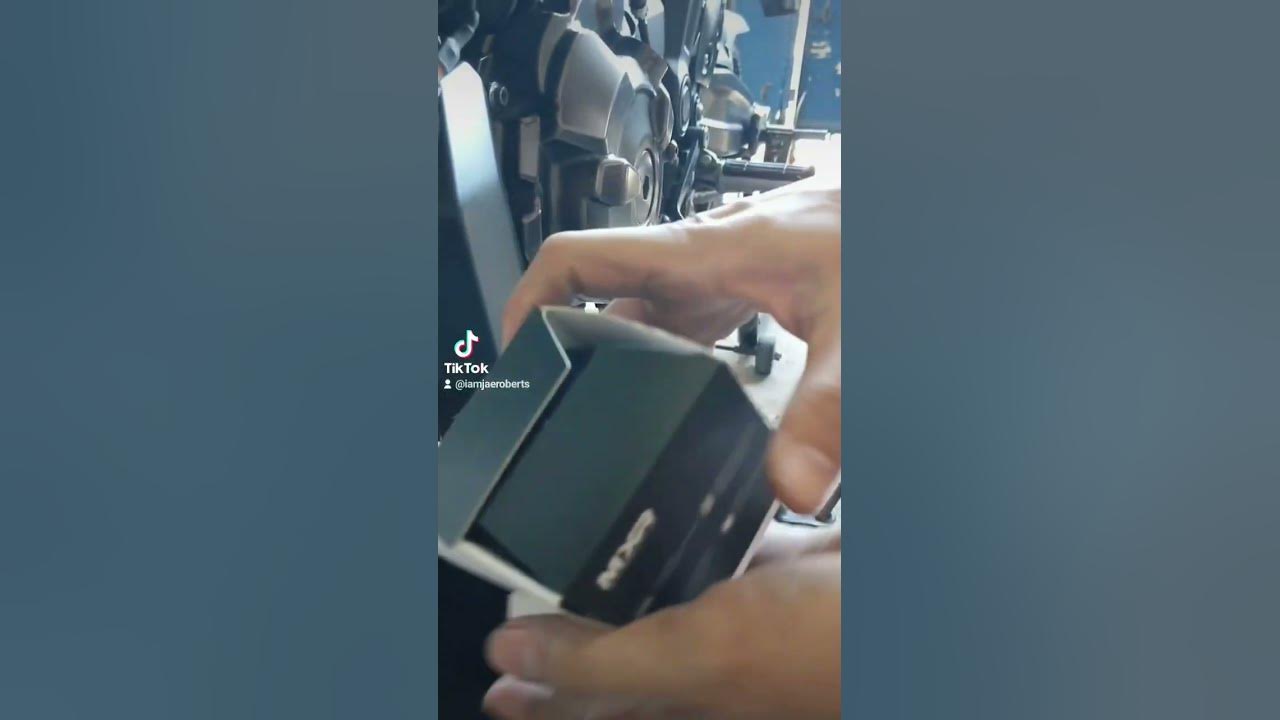 Yamaha MT07 Change Oil - YouTube