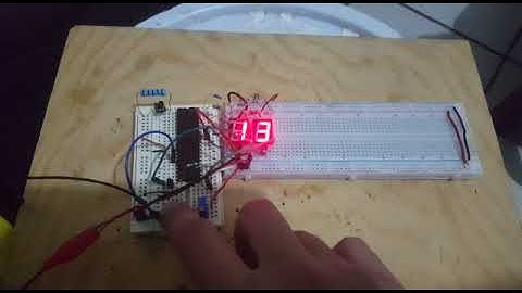 Contador 0 -15 con Pic 16F887 a displays de 7 Segmentos