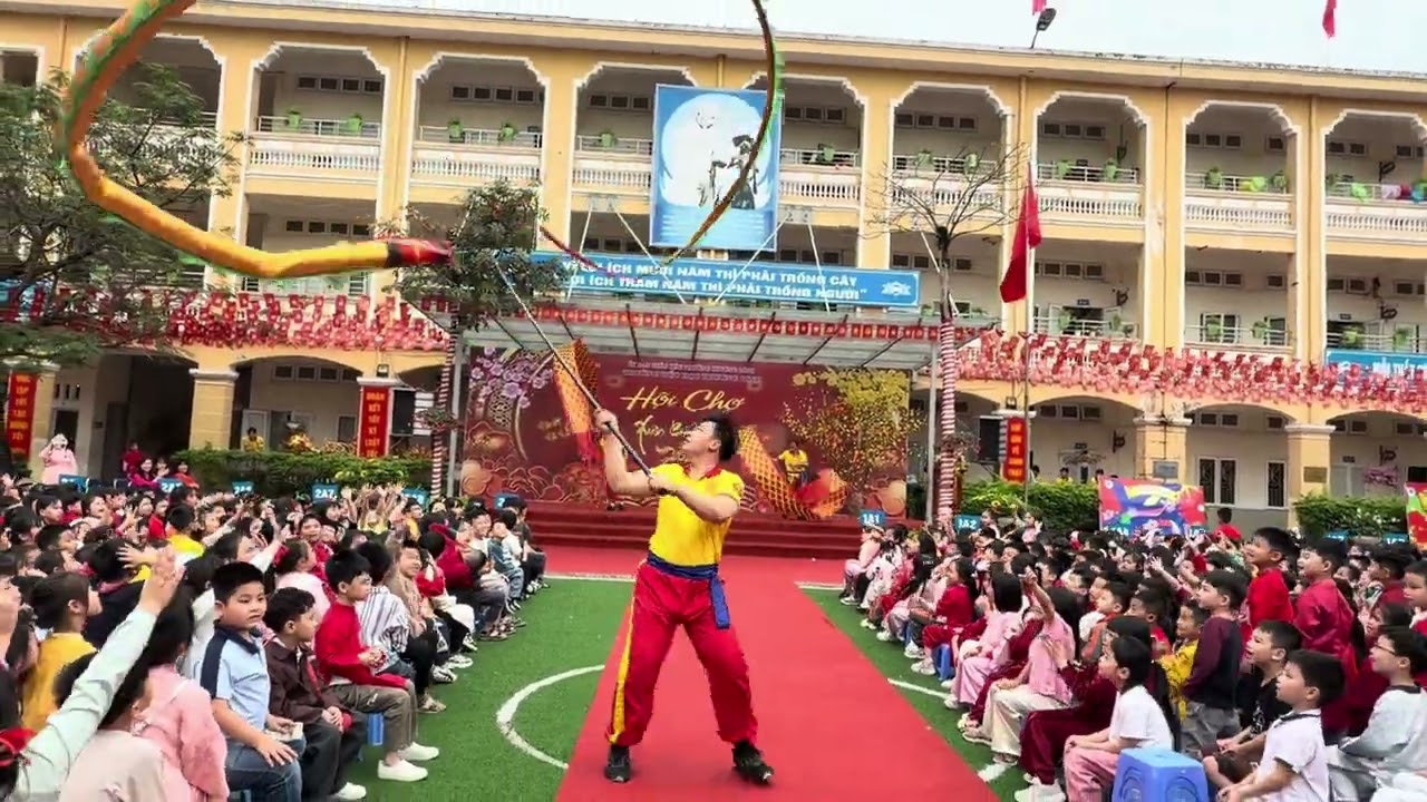 Trường TH Khương Đình. Hội chợ Xuân. Múa Rồng nhỏ