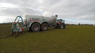 Case iH à l'épandage de lisier avec une tonne Pichon et son enfouisseur (big slurry)