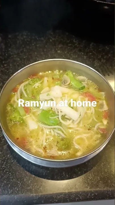 korean ramyun in soup at home
