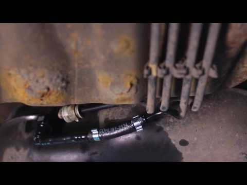Wideo: Jak wymienić przewód paliwowy w trymerze Homelite?