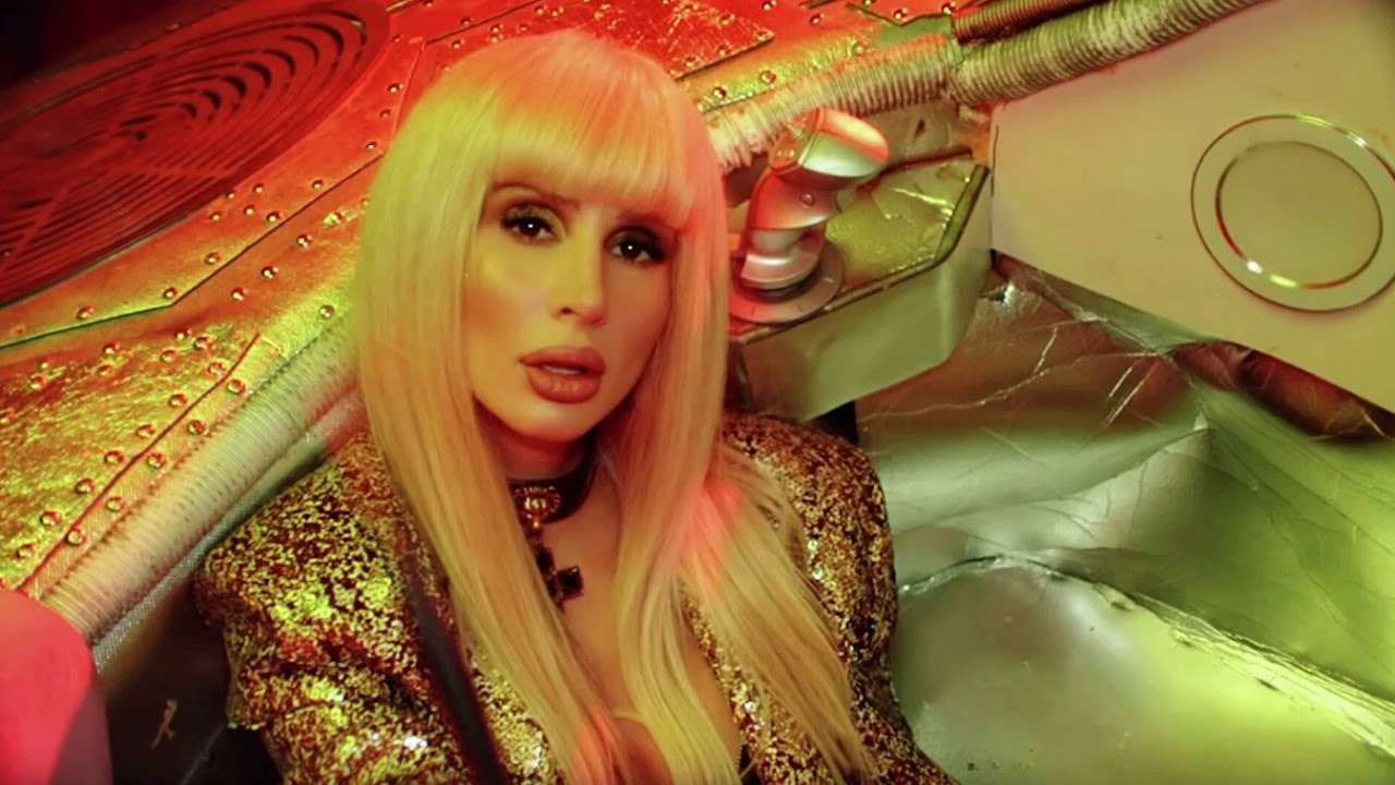 Зарубежные клипы. Нюша образы из клипов. Телки из клипов. Майли сайрус slide away. Какой последний клип.