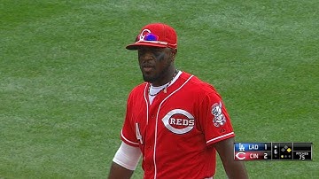 LAD@CIN: Phillips fields grounder, exits game later