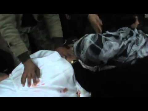 درعا عتمان وداع أم الشهيد لأبنها البطل طارق هاني المصري 2013 11 2