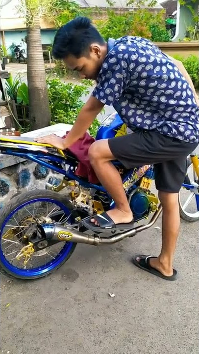Cek sound silincer yang lagi viral 'DPJ' di motor Vixion jari-jari (Karbu). #vixionmodifikasi
