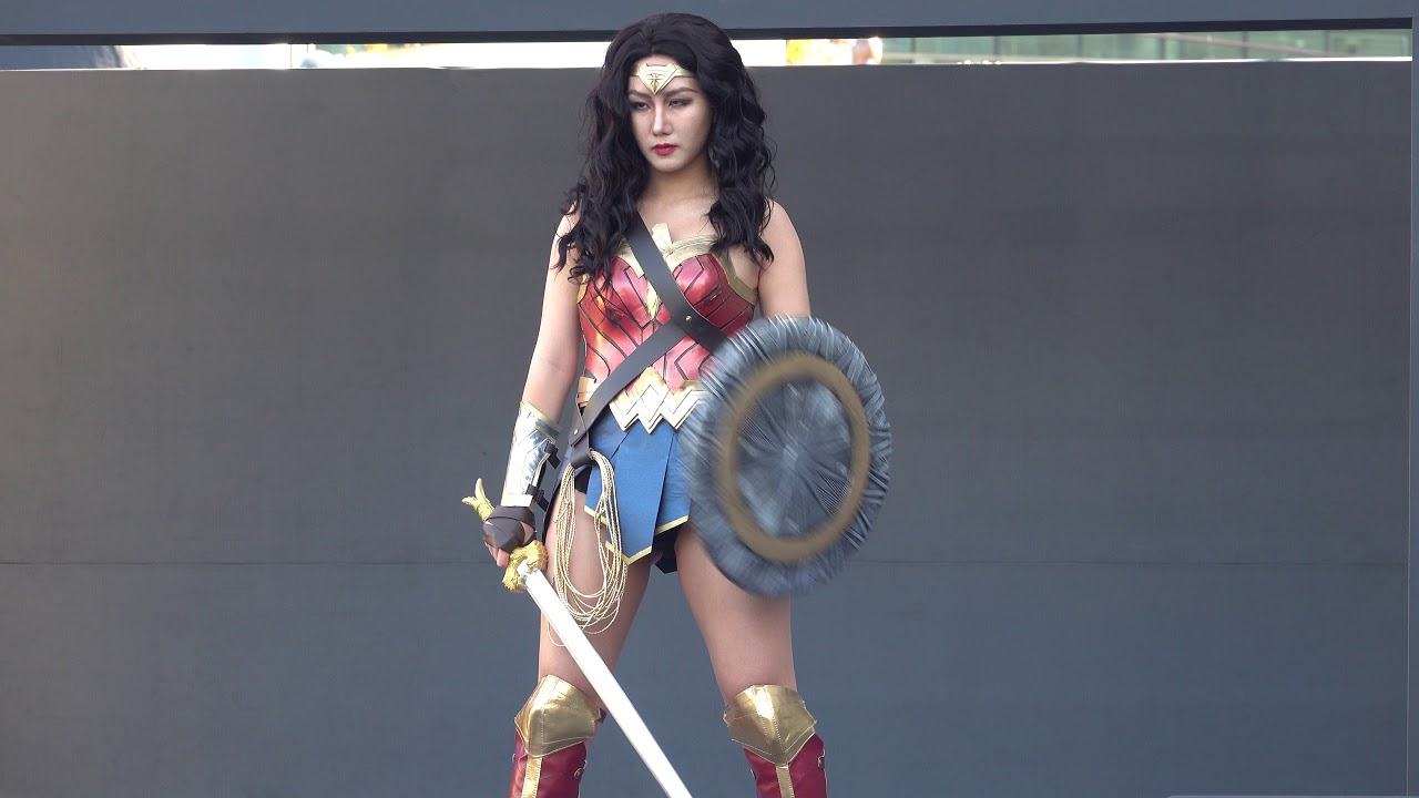 GSTAR 2019. WONDER WOMAN COSPLAY