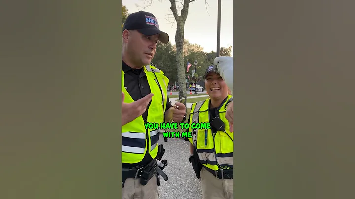 New York Cops Hilarious Encounter With a Parrot 😂 #shorts