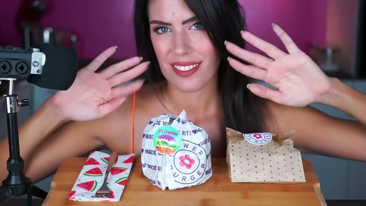 ASMR 🍔 AVETE MAI VISTO UN MUKBANG con un FLOWER BURGER? | Ninfea ASMR