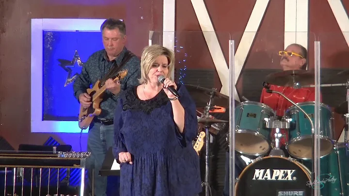 Rhonda Neal sings Snowbird at The Gladewater Opry ...
