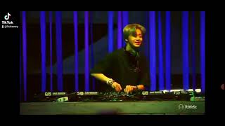 Viral DJ HYUNG WON (TIK-TOK)