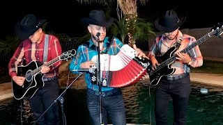 Carlos y Los Del Monte Sinaí - Hace Diez Años (EN VIVO CON ACORDEÓN) chords