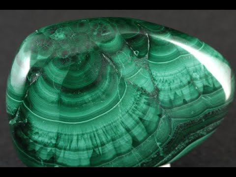 マラカイト Malachite 孔雀石 原石 トップ マラカイト 孔雀石 原石 - メルカリ