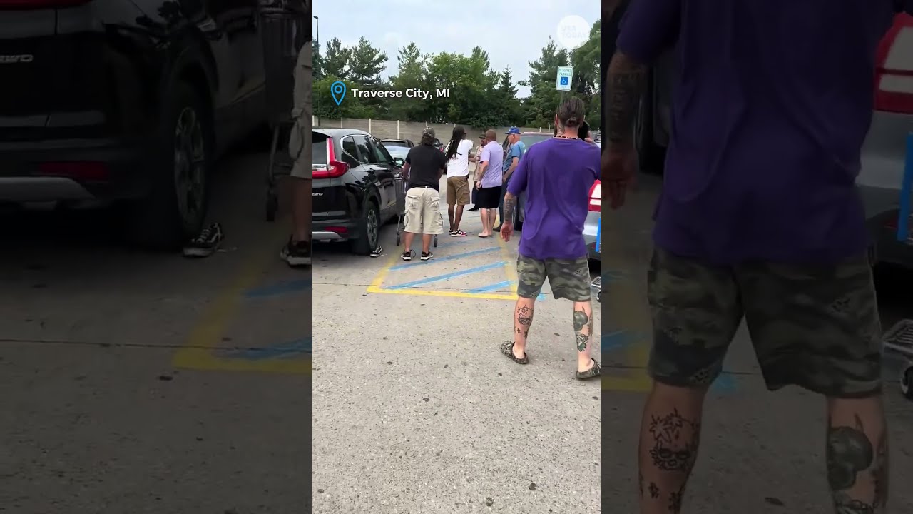 Watch Bystanders Confront Stabbing Suspect After 11 Injured At Michigan Walmart