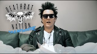 Video thumbnail of "Avenged Sevenfold Read Mean Tweets"