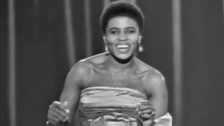 Video thumbnail of "Miriam Makeba - Qongqothwane (The Click Song) (Live, 1963)"