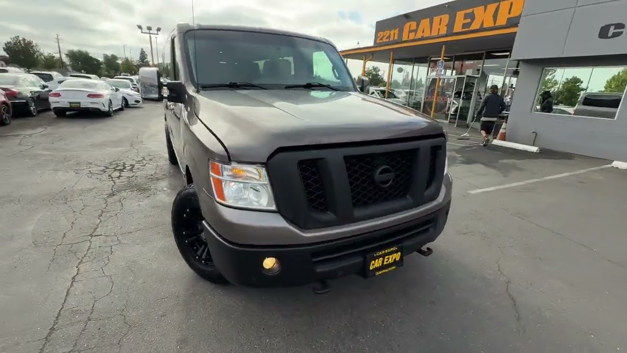2015 Nissan NV3500 HD Passenger SL Van 3D