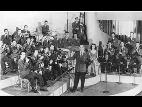 "MOONLIGHT SERENADE" BY GLENN MILLER