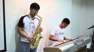 Video thumbnail of "Amazing Grace - Alto saxophone / piano"