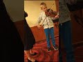 учимся играть на скрипочке