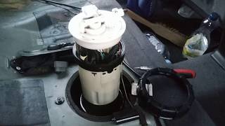 : Nissan almera N16 II 2004 Fuel Pump - cleaning and replacing