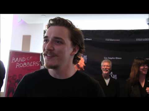 Video: Kyle Gallner: Wasifu, Kazi, Maisha Ya Kibinafsi