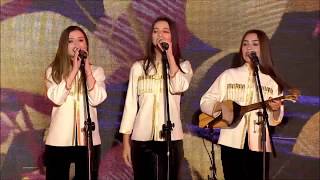 Video thumbnail of "Trio Mandili & Lao Che - Erti Nakhvit"