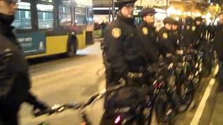 Seattle Police protect Pine St. from Occupiers