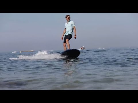فيديو: من اخترع التزلج على الماء؟