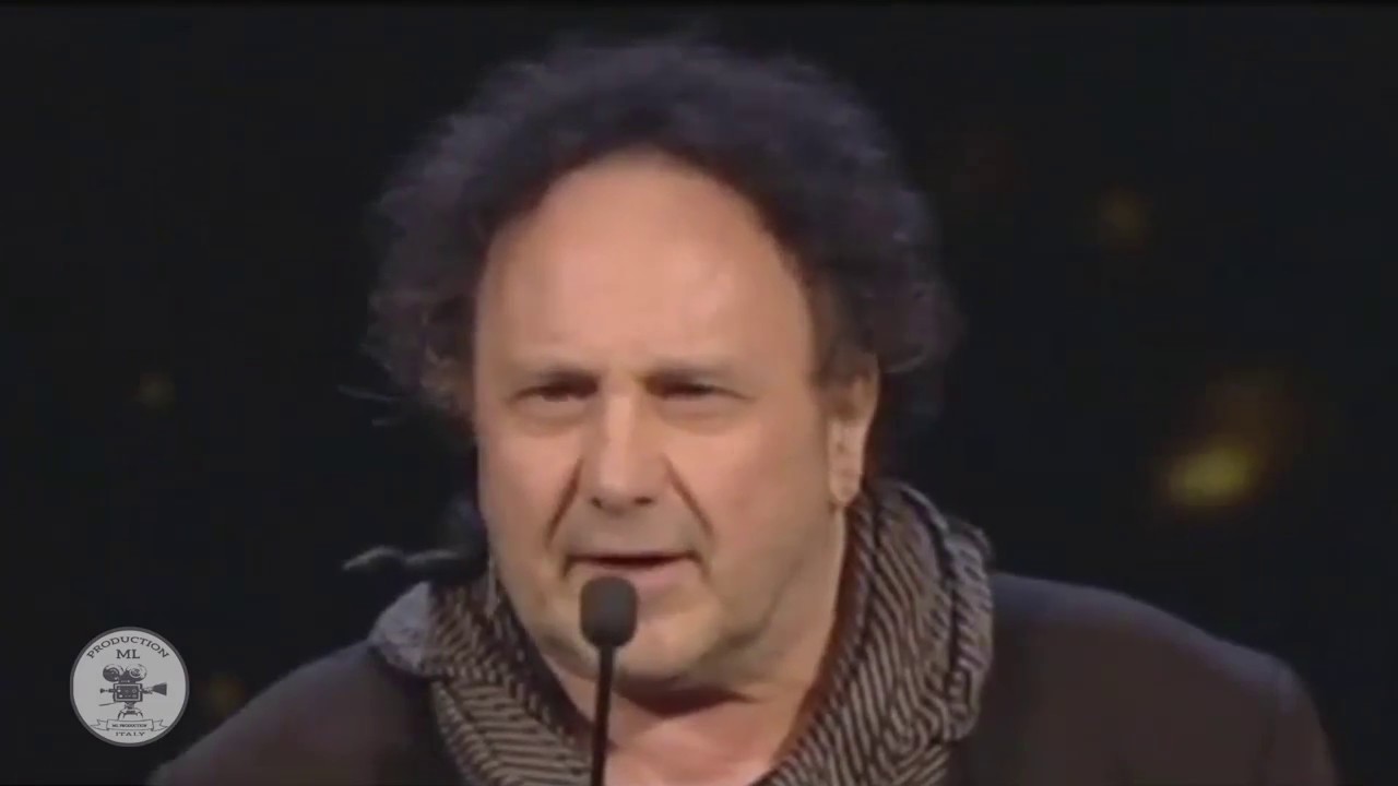 Enzo Avitabile festeggia in piazza i due David di Donatello