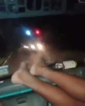 DETIK-DETIK KECELAKAAN TRUK OLENG TEREKAM DI DALAM MOBIL