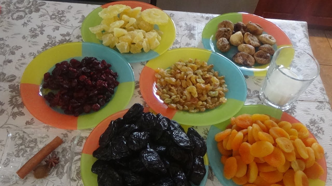 طاجين حلو بالفواكه و بشباح الصفرة  الجزائرية  و بدون لحم الطبق المعتاد لليوم الأول لشهر رمضان🌙