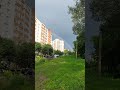 Невероятно красивая радуга во время летнего дождя. Beautiful rainbow during a warm summer rain