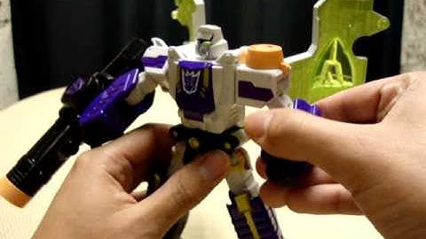 Classics/Universe Voyager MEGATRON: EmGo