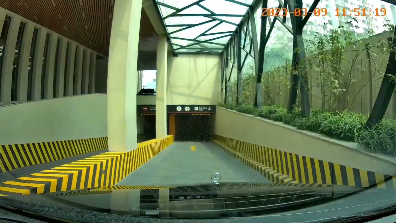 Lối vào tầng hầm | Basement of Thanh Cong Tower | 79 P. Dịch Vọng Hậu, Cầu Giấy, Hà Nội