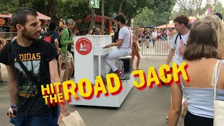 Random PianoSong Request: Hit The Road Jack and everybody is singing along!