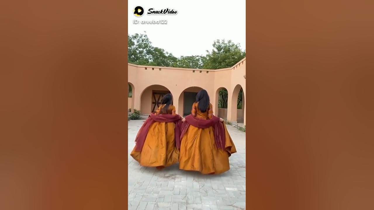 Twins sisters Aiman Khan and Minal Khan new 2022 TikTok video 😍😍📷