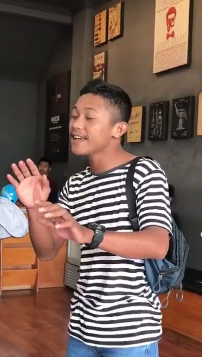 berhenti kasihan - ko ti suka dia jangan pura pura bahagia