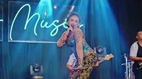 Niken Salindry   BOJOMU SESOK TAK SILIHE Official Music Video ANEKA SAFARI